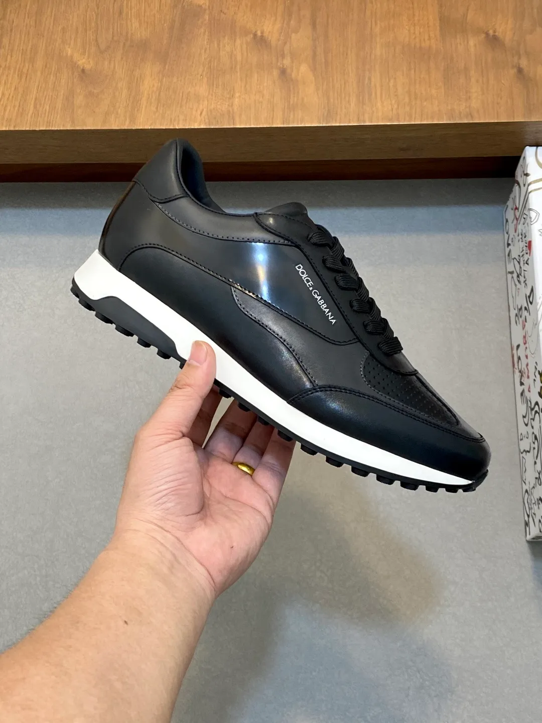 Men's Men's Shoes 💰900••Classic••Dolce&Gabbana••DG✔️High-end men's sports•casual shoes. Original goods from top counters. Original imported cowhide, multi-material splicing design ➕Imported cowhide lining, cowhide feet ➕Original TPR elastic outsole.  Size: 39-44 (38, 45 customized)